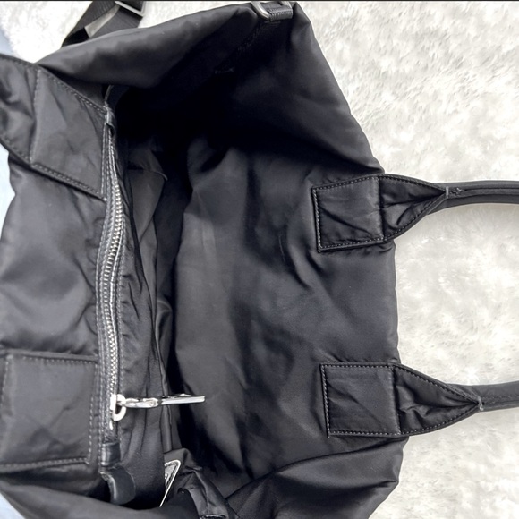 Authentic Reversible Prada bag - Picture 3 of 9